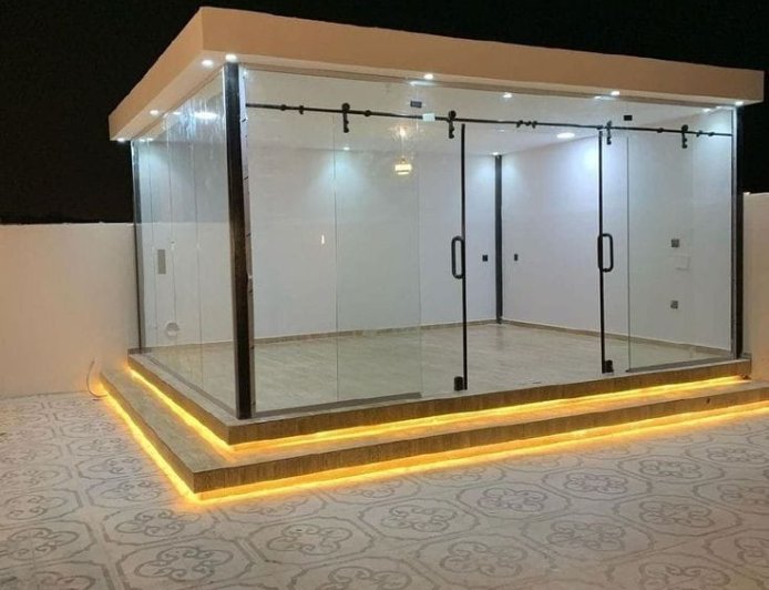 الساندوتش بانل في الرياض: توفير للطاقة وتصميم عصري متين بواسطة مظلات وسواتر المحترف المتميز